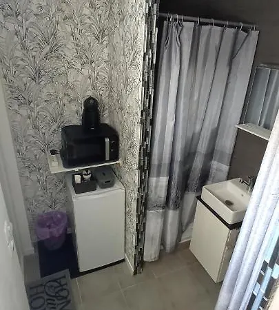 Immaculate 4-bed Studio 15' Disney Apartamento Crevecoeur-en Brie